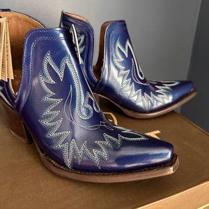 Ariat Dixon Womens brand New in box. Blue Cowboy Boots size 8.5
